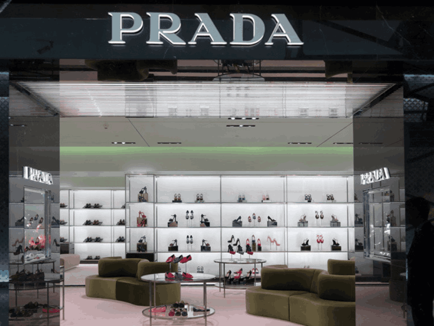 Prada Ofﬁce -  Dubai